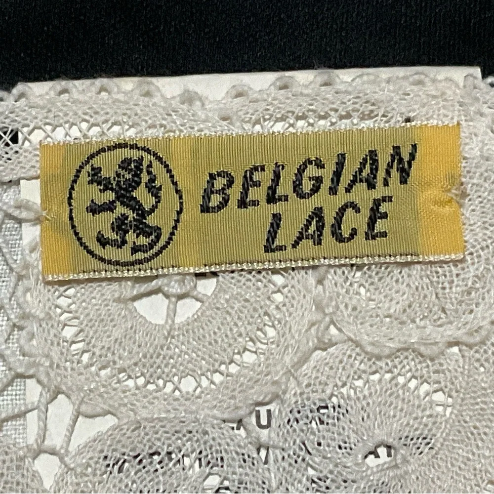 Belgian Lace Guest Towel - Linen - Battenberg Lace